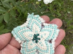 Bloem broche