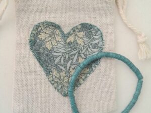 Cadeauzakje met armbandje