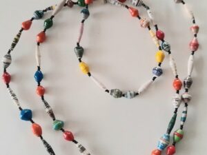 lange kralenketting uit Afrika
