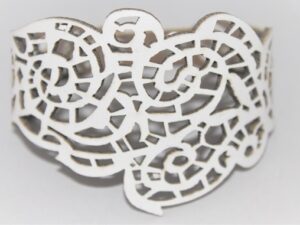 witte sierlijke armband