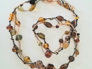bruine glaskralen ketting