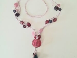 roze glaskralen ketting